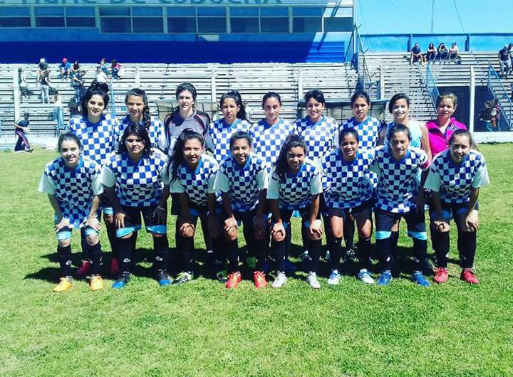 FÚTBOL FEMENINO: Chau Rosario, Hola Corrientes