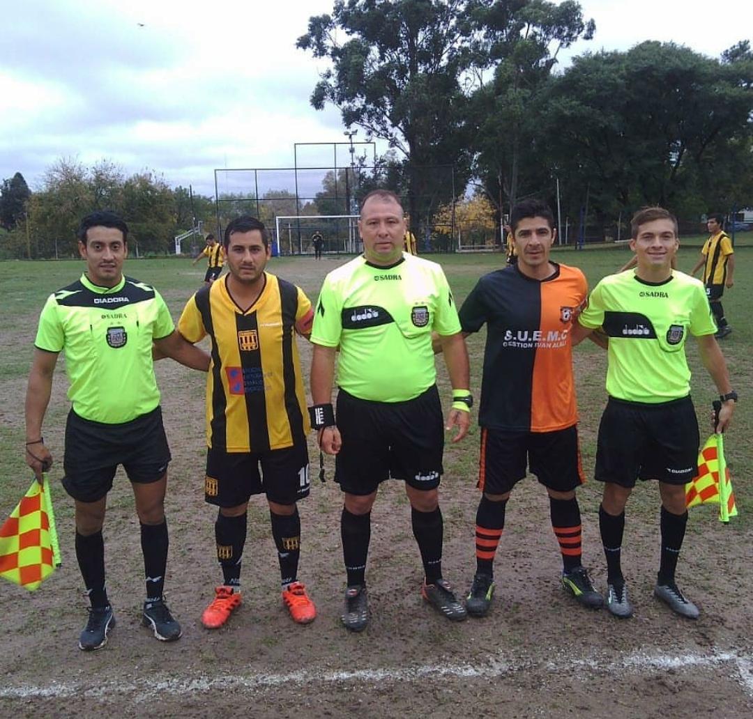 LA B JUGÓ TRES PARTIDOS Y MEDIO