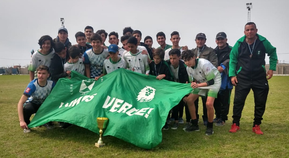 ESTUDIANTES SE SUBIÓ AL TERCER ESCALÓN DEL PODIO EN EL PROVINCIAL SUB 15