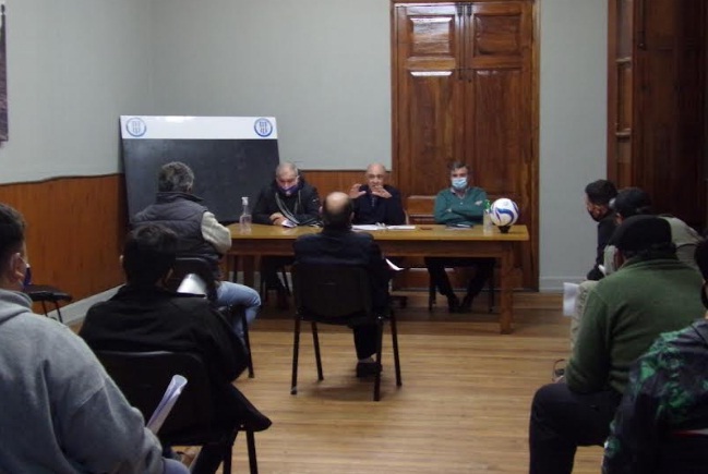 NUEVA REUNIÓN PREVIA AL COMIENZO DE LA DIVISIONAL “A”