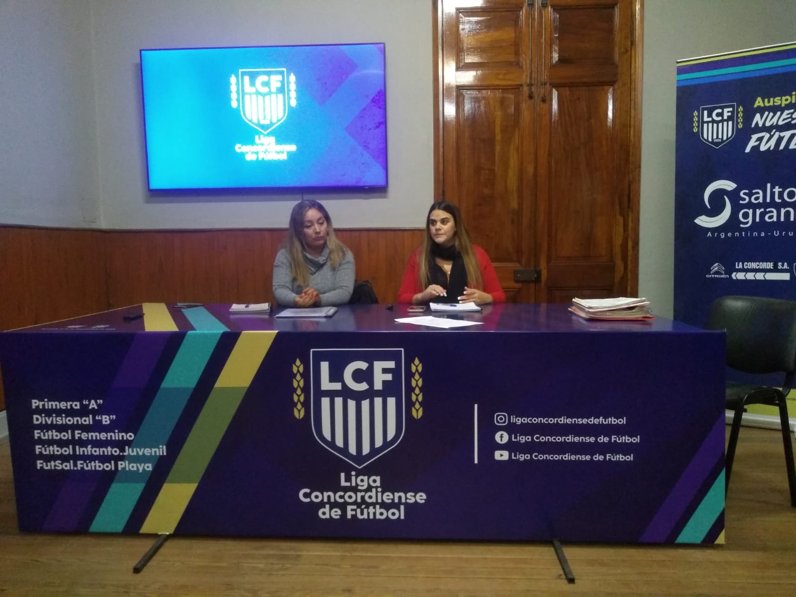 El fútbol femenino va por el puntapié inicial