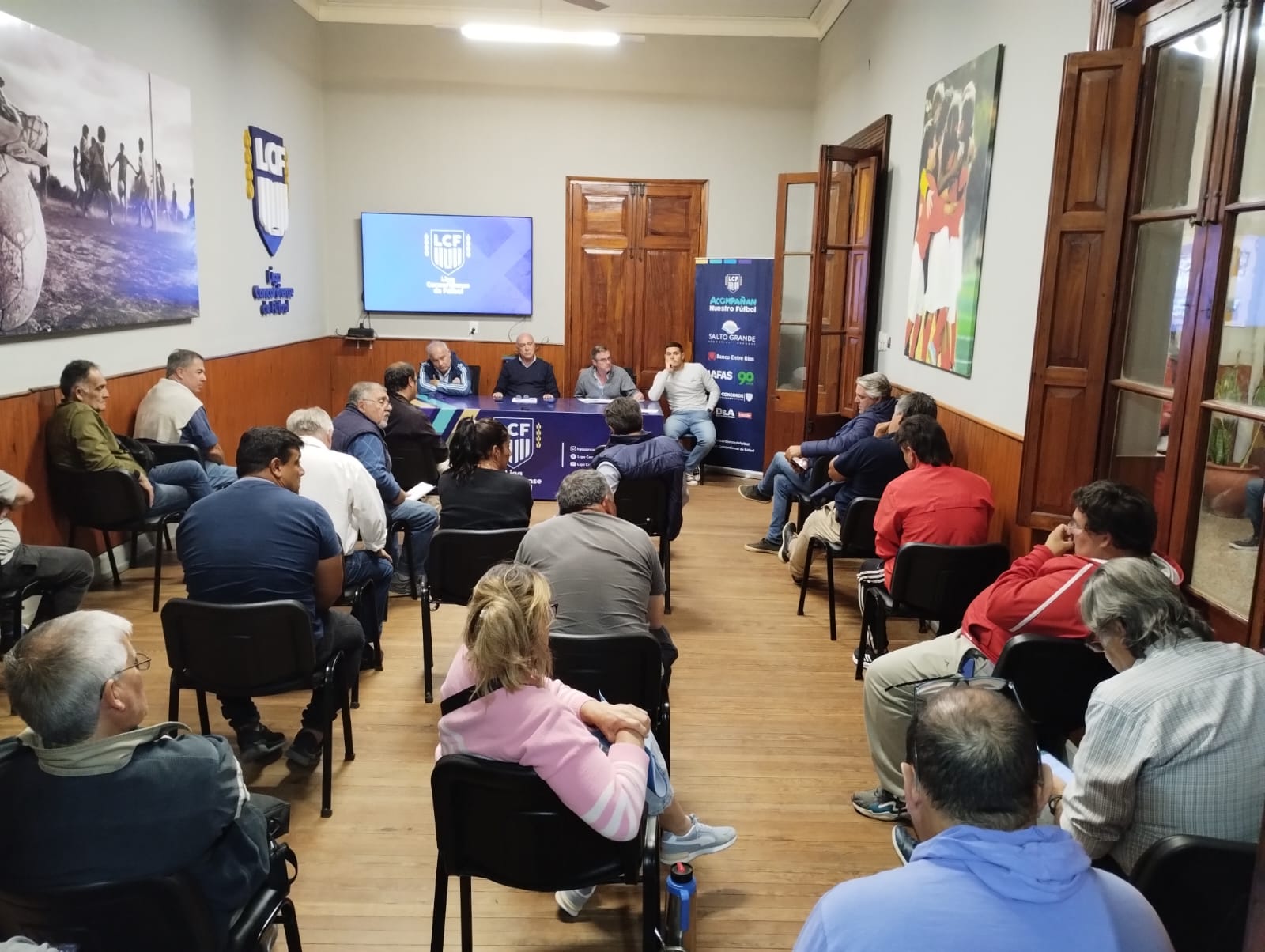 Reunión de delegados con anuncios y programaciones