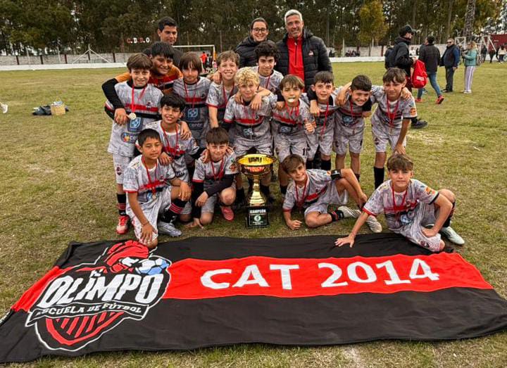 El Olimpo Tricampeón provincial 2014