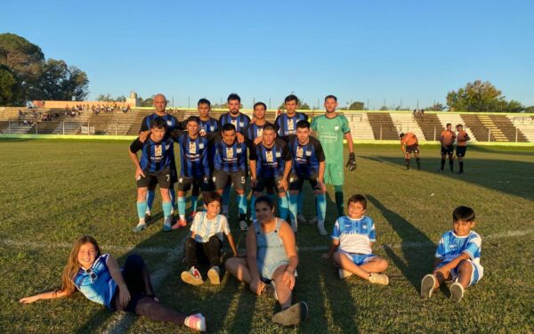 Alberdi es el único líder del Apertura. Triunfos de Libertad y San Lorenzo