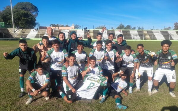 Estudiantes, Victoria, Ferro, Zorraquin y Atlético Charrúas festejaron en el inicio de los Interzonales