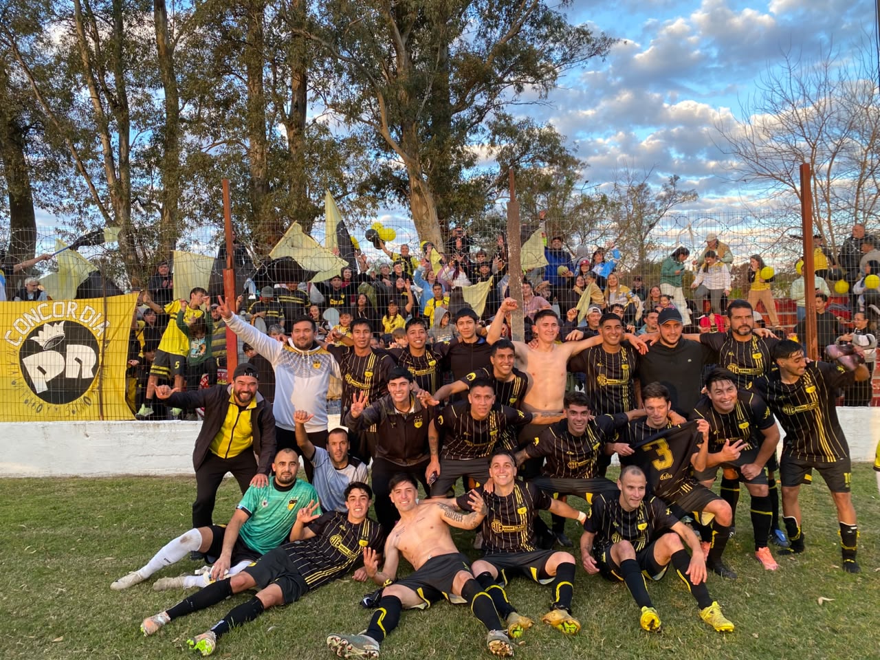 Comunicaciones venció a Salto Grande y se clasificó al Regional
