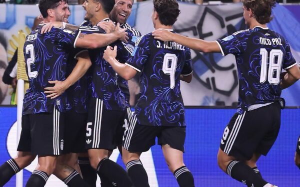 Buen debut mundialista de Senesi