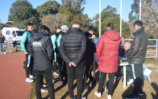 Árbitros de Entre Ríos tuvieron la prueba física en la Pista del Polideportivo