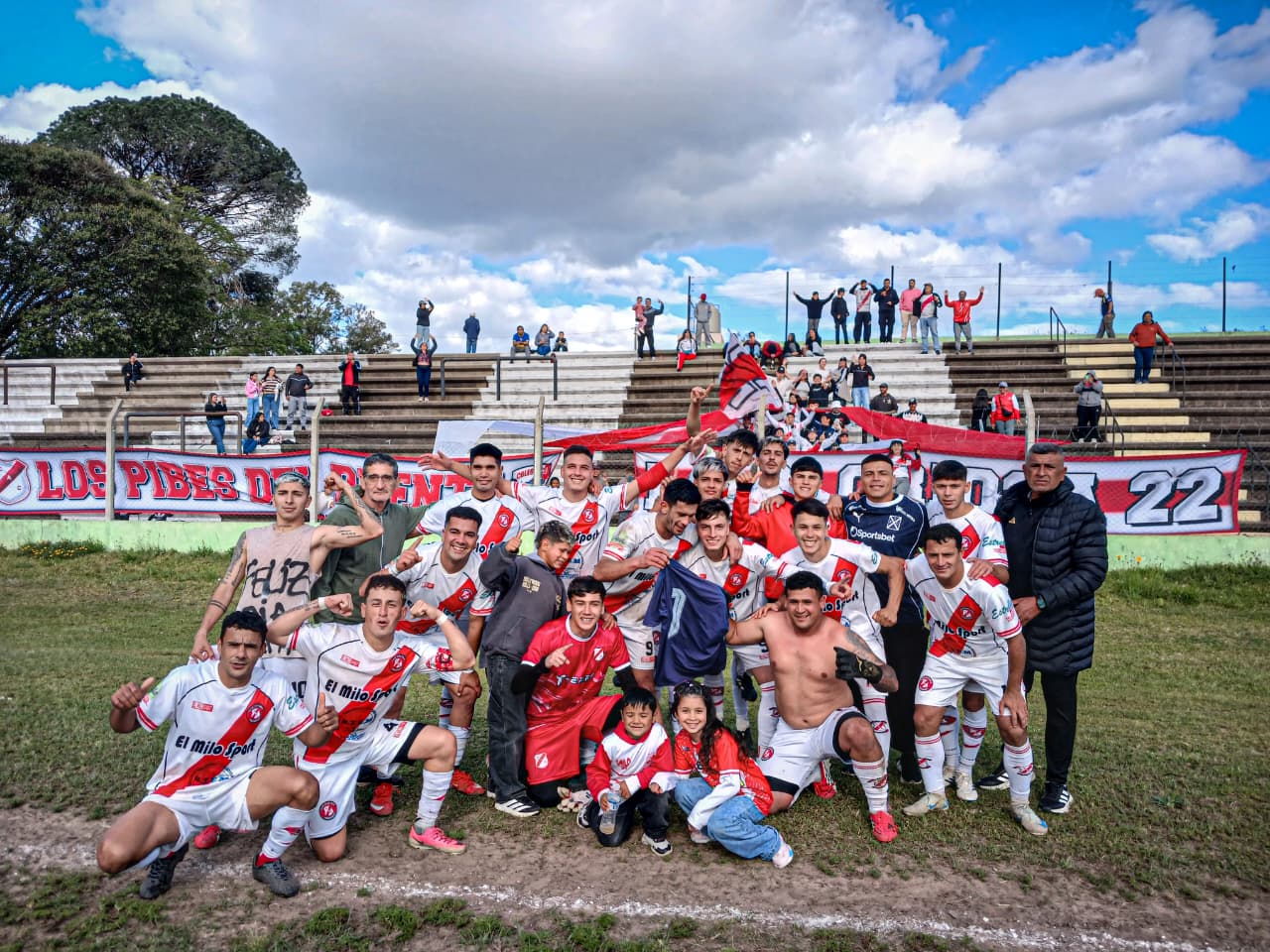 Nebel volvió a ganar y lidera. Buenos triunfos de Colegiales y Real
